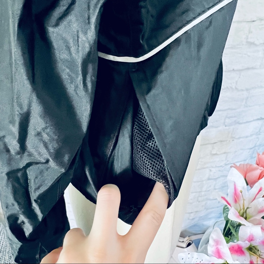 New Balance Windbreaker - Picture 15 of 16